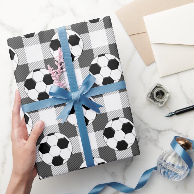 Papier Cadeau Motif de balle de football en noir blanc et gris (Cadeaux)
