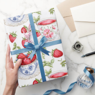 Papier Cadeau Motif Fraise Cottagecore