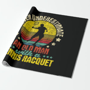 Papier Cadeau Ne sous-estimez jamais un vieil homme - Raquette d