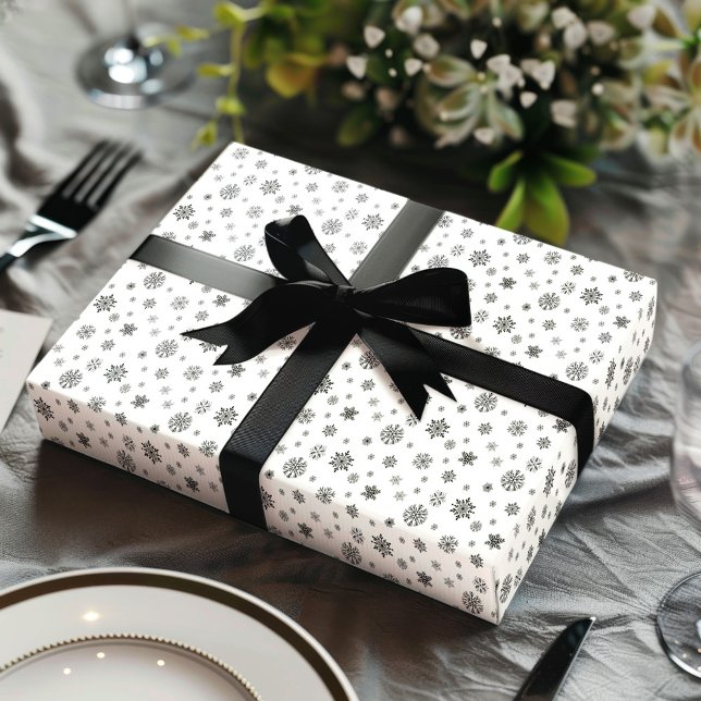 Papier Cadeau Noël Fêtes Noir Blanc Snowflake Motif (Christmas Holiday Black White Snowflake Pattern Wrapping Paper Mock up)