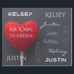 Papier Cadeau Nom du couple personnalisé<br><div class="desc">Ajoutez une touche personnelle à votre don. Un emballage cadeau amusant et élégant avec un coeur rouge vif lollipop bonbon et personnalisation prénom et nom. Serait idéal pour les vacances,  anniversaire,  le chauffage domestique ou mariage.</div>