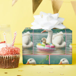 Papier Cadeau Oie blanche avec Gosling dans un anneau gonflable