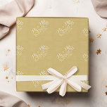 Papier Cadeau Or couleur solide - M & Mme Wedding Favors<br><div class="desc">Une belle couleur avec des polices chic fait une déclaration pour un service de réception. Les éléments sont plus faciles à customiser lorsque vous remplacez tout le texte et les photos en premier. Si votre art doit encore être ajusté, cliquez sur le bouton Personnaliser. Cela vous mènera à une zone...</div>