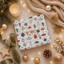 Ornements de Noël et pin vintage