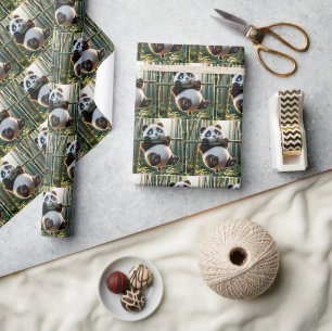 Papier Cadeau Ours de panda accroché à une branche de bambou