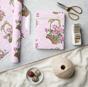 Papier Cadeau Panier de Roses Vintage Élégant sur Damas Rose