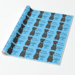 Papier Cadeau Papier d'emballage de Menorah de laboratoire noir<br><div class="desc">Menorah bleu avec l'enveloppe de cadeau noire de conception de Hanoukka de chien de laboratoire</div>