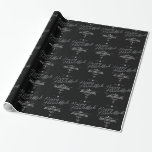 Papier Cadeau Parties scintillantes Hanoukka de Faux<br><div class="desc">Un arrière - plan noir montre les mots "Hanoukka heureux" ce qui est rendu dans un effet argenté de parties scintillantes de faux. Une étoile de David scintillante argentée ponctue le dessus de la conception. Dreidels sont ajoutés comme accents avec les ornements sinueux pour encadrer votre message spécial. Grande manière...</div>