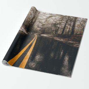PAPIER CADEAU PAYSAGE PHOTO DE ASPHALT ROAD LORS DE LA PLUIE