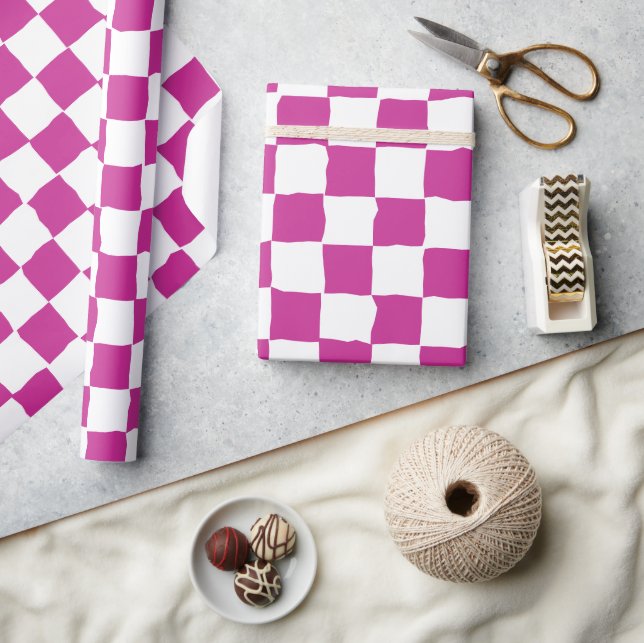 Papier Cadeau Peinture en damier blanc élégant et Fuchsia (Artisanat)