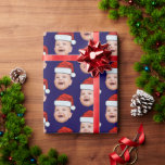 Papier Cadeau Personnalisé Baby Face Photo Santa Hat Christmas B<br><div class="desc">Photo de visage de bébé personnalisé Santa Hat Papier d'enveloppement bleu de Noël</div>