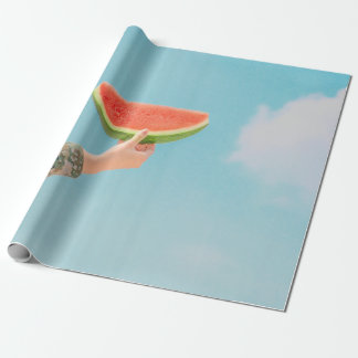 Papier Cadeau Personne tenant de la pastèque tranchée
