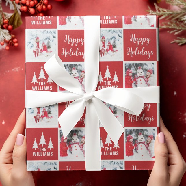 Papier Cadeau Photo personnalisée rouge Nom de famille Joyeux jo (Red Custom Photo Family Name Happy Holidays Wrapping Paper
)