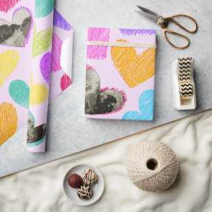 Papier Cadeau Photo Saint-Valentin Arc-en-ciel Coeurs tirés à la