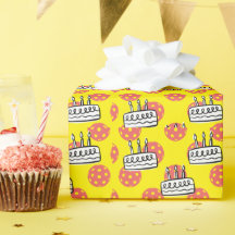 Pickleball avec gâteau d'anniversaire sur arrière