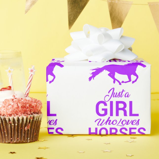 Papier Cadeau Purple Juste Une Fille Qui Aime Les Chevaux (Fête d'anniversaire)
