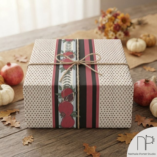 Papier Cadeau Rayure Moderne à Graines de Grenade (Colorful red pomegranate fruit and seeds Fall gift wrap hand-drawn in black ink with thick stripes)