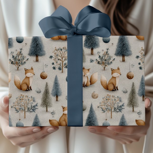 Papier Cadeau Renard rustique et sapin de Noël et Bauble en bleu (Créateur téléchargé)