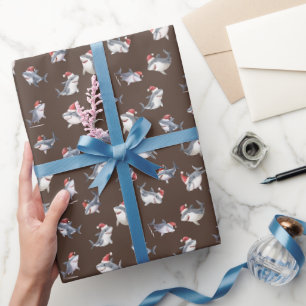 Papier Cadeau Requins de Noël Renversés sur Fond Brun Foncé