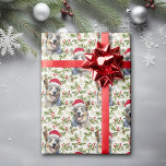 Papier Cadeau Santa Hat Australian Cattle Dog Christmas Holly<br><div class="desc">Un portrait d'un magnifique chien de bétail australien portant un casquette de Père Noël rouge et blanc est la caractéristique du motif sur ce papier d'emballage cadeau de vacances. Le portrait est placé sur un arrière - plan de feuilles verts et de baies rouges.</div>