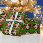 Papier Cadeau Santa vintage Clause Christmas Red Green Motif<br><div class="desc">Santa Clause vintage Noël Rouge Vert Motif Papier à envelopper vos cadeaux spéciaux pour les gens merveilleux de votre vie.</div>