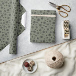 Papier Cadeau Snowflakes Christmas Dark Green Wrapper Papier<br><div class="desc">Le papier d'emballage vert foncé présente un design classique de couleur uni et simple. Une esthétique élégante, moderne et masculine pour votre emballage cadeau de Noël, Noël et Anniversaire. Vous pouvez le personnaliser avec le bouton customiser. l'ombre parfaite du papier d'emballage vert comme une belle couleur d'arbre de Noël. Ce...</div>