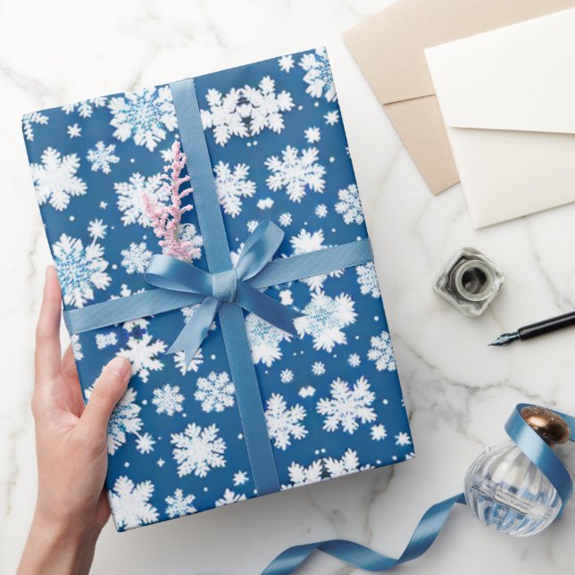 Papier Cadeau Snowflakes répétant le motif blanc bleu (Cadeaux)