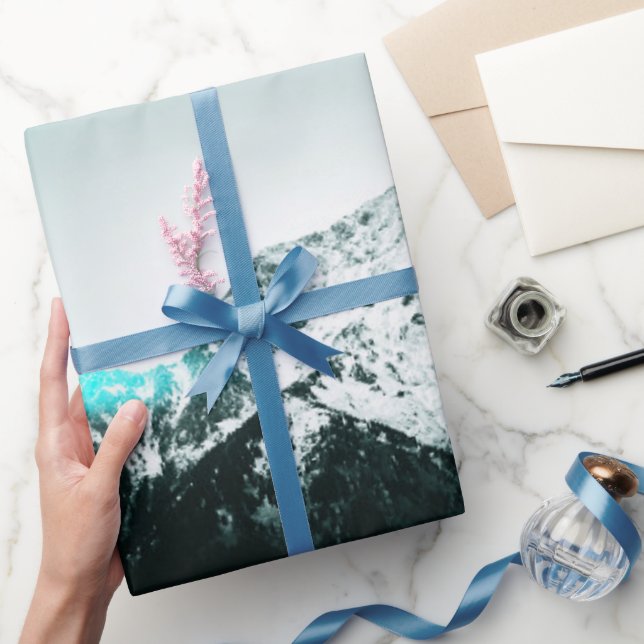 Papier Cadeau Snowy mountain mysterious blue neon light (Cadeaux)