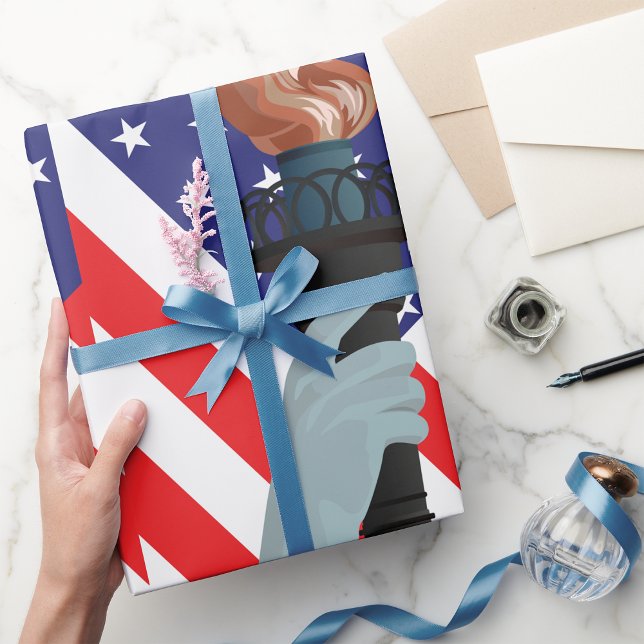 Papier Cadeau Statue de la Liberté Torch avec drapeau américain (Créateur téléchargé)