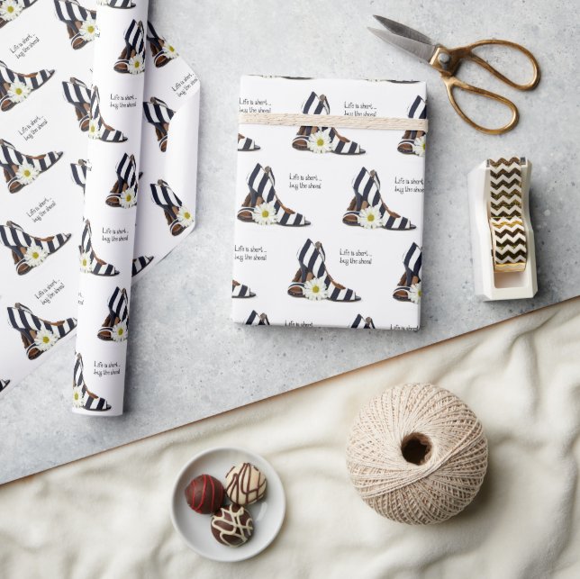 Papier Cadeau talons hauts rayés avec marguerite (Artisanat)