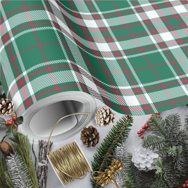 Papier Cadeau Tartan - Blanc vert et rouge (Tartan - Green White and Red Wrapping Paper Rolls by Leapfroglisics Shop)