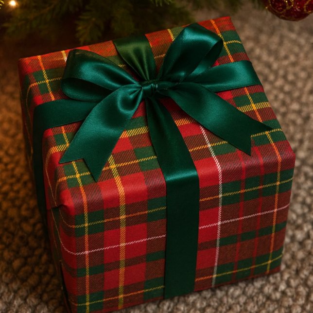 Papier Cadeau Tartan de Noël Rouge et Vert  (glossy red tartan Christmas wrapping paper.  )