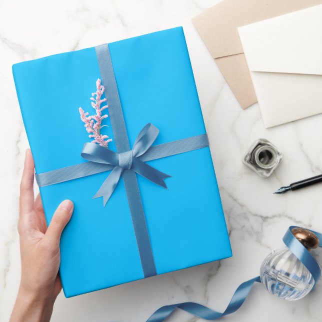 Papier Cadeau Teinte de couleur bleu ciel simple (Cadeaux)
