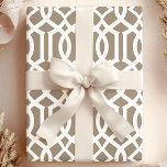 Papier Cadeau Tendance Marron Moka Motif de Treillis Marocain<br><div class="desc">Papier Cadeau Chic Marron Moka et Blanc Motif de Treillis Marocain. Parfait pour mettre la touche finale à vos cadeaux et c'est idéal pour les anniversaires,  Noël,  les anniversaires de mariage ou les mariages ! Beaux motifs de papier cadeau de design moderne et chic par Printable Pretty.</div>