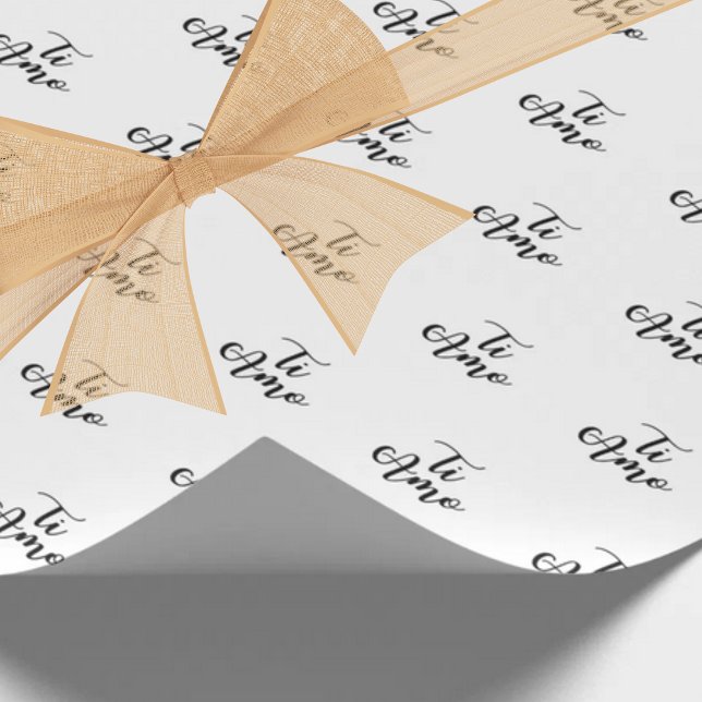 Papier Cadeau Ti Amo (I love you) Chic Black Script Repeat (Ti Amo (I love you) Chic Black Script Repeat on white Wrapping Paper for Italian Celebration Gifts)