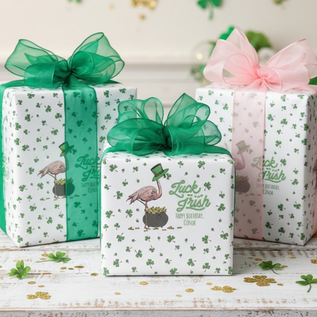 Papier Cadeau Trèfle Vert de Flamant Chanceux (Funny Flamingo St Patrick's Day Wrapping Paper. Luck of the Irish Green Shamrocks Lucky Gold Coins)