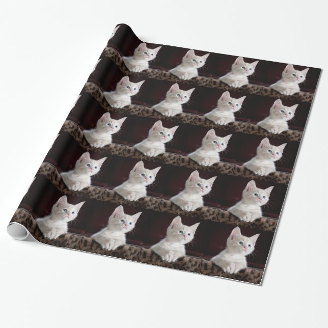 Papier Cadeau Très Mignon Chat Blanc (Déroulé)