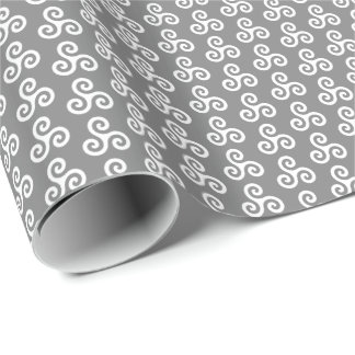 Papier Cadeau Triskee à triple spirale céleste blanc sur gris mo