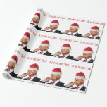Papier Cadeau Trump Christmas : Entendez-Vous Ce Que J'Entends ?<br><div class="desc">Il était le candidat officiel du GOP, mais certains républicains pensaient qu'il n'était pas le bon candidat. Il n'a pas gagné le vote populaire et à cause d'un système électoral obsolète, nous sommes coincés avec lui pendant 4 ans. Et sa (3e)femme ? Un ancien mannequin qui avait sa propre carrière...</div>