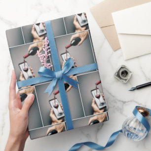 Papier Cadeau Vin rouge percé dans un smartphone