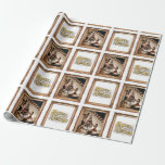Papier Cadeau Vintage Christmas Antique Frame Famille Photo<br><div class="desc">Une belle conception présentant un cadre vintage doré encadrant votre photo de famille ainsi qu'une calligraphie "Joyeux Noël". Un cadeau de Noël idéal et un décor pour la saison des fêtes festives.</div>
