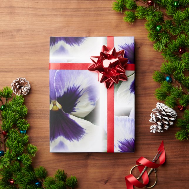 Papier Cadeau violet profond sur blanc (Cadeau de vacances)