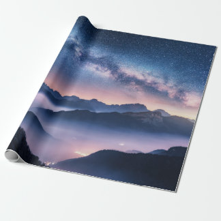 Papier Cadeau Voie Lactée sur les montagnes dans le brouillard l