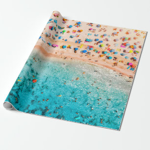 Papier Cadeau Vue aérienne d'une plage de sable avec des parasol