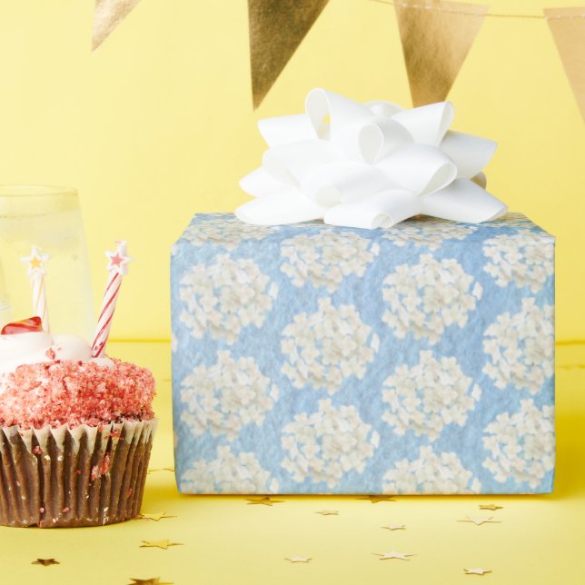 Papier Cadeau White Hydrangeas On Watercolor Blue  (Fête d'anniversaire)