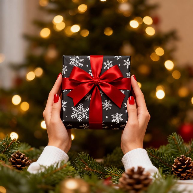 Papier Cadeau White Snowflakes On Black Background Christmas (Créateur téléchargé)