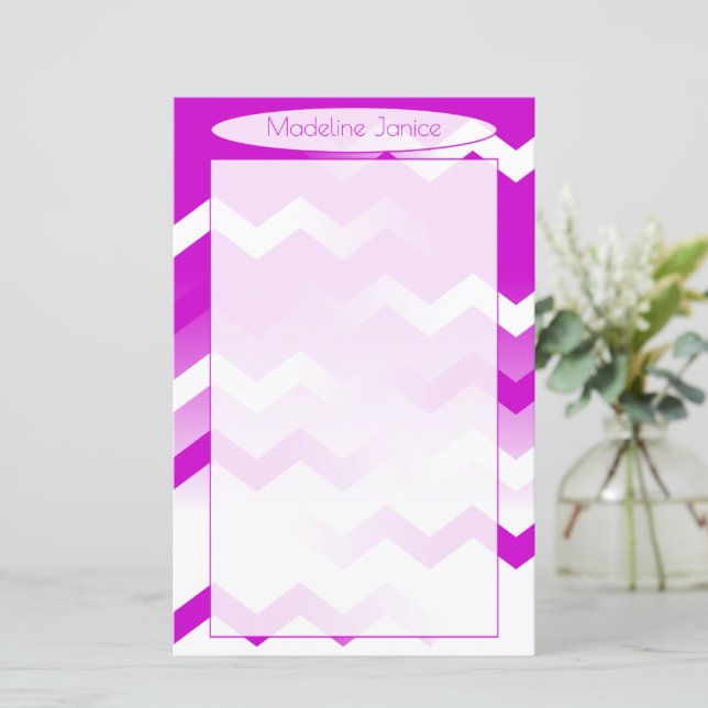 Papier Chevron Purple & White pour écriture manusc (Debout devant)