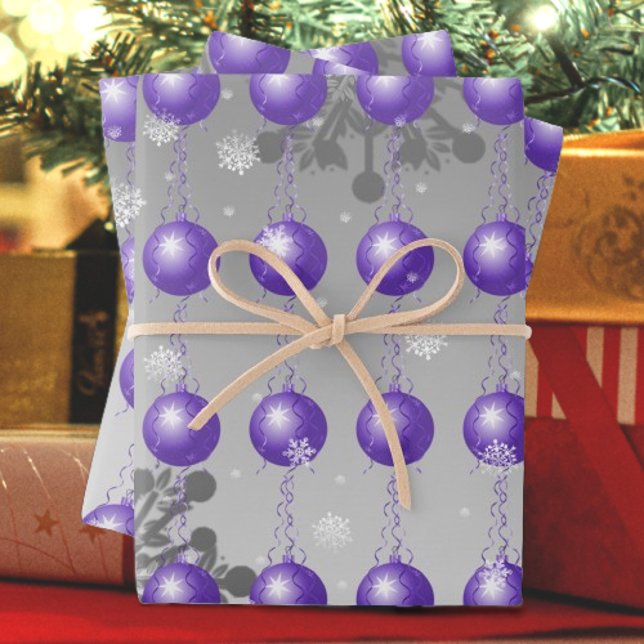 Papier d'enveloppement d'ornement de Noël mauve fa (Purple Fancy Ornament Wrapping Paper)