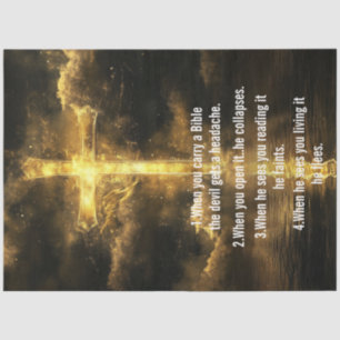 Papier Mousseline Découpage Croix d'or percé à travers l'obscurité