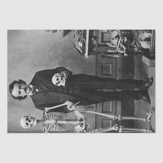 Papier Mousseline Edgar Allan Poe Holding a Skeleton Halloween Art (Recto)